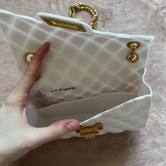 White/ Gold chain Hand Bag🤍 - Picture 2 of 3